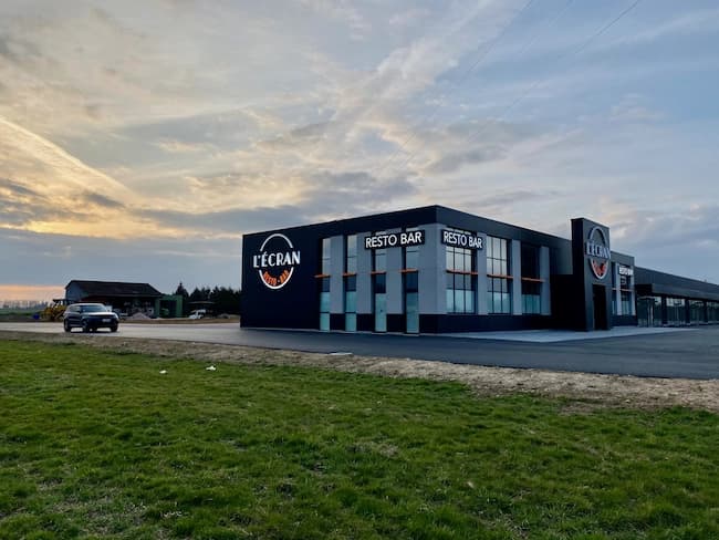 Enseigne restaurant LED à Bernay dans l'Eure en Normandie