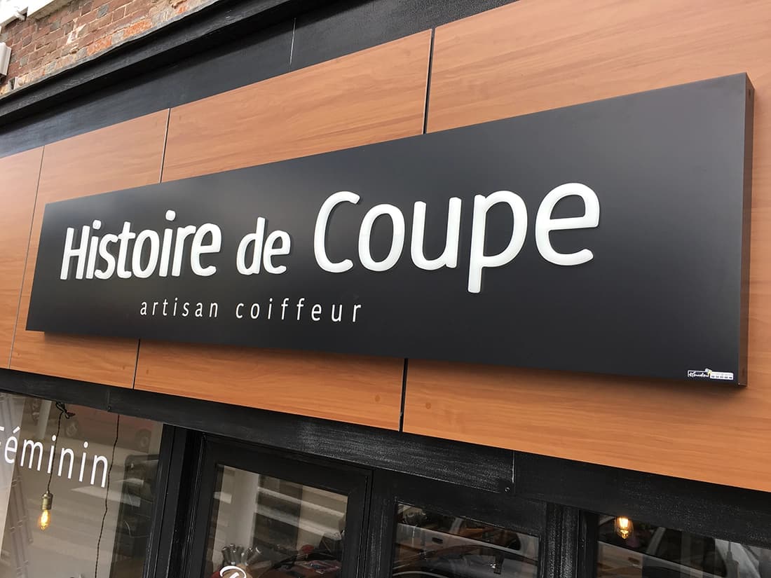 Enseigne coiffeur dans l'Eure en Normandie