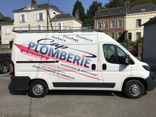 Lettrage véhicule à Bernay dans l'Eure en Normandie