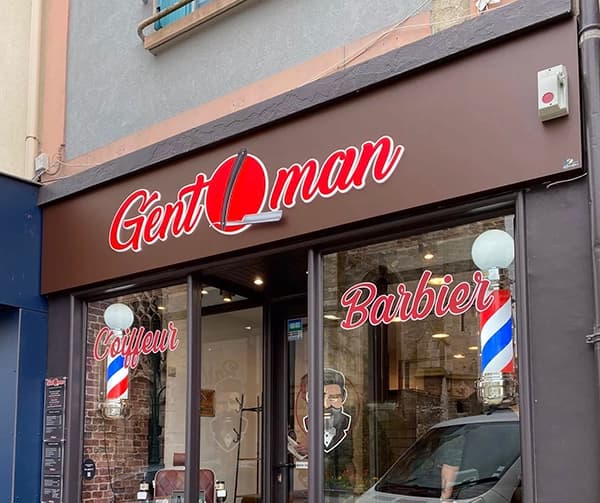 Enseigne publicitaire coiffeur à Bernay dans l'Eure en Normandie